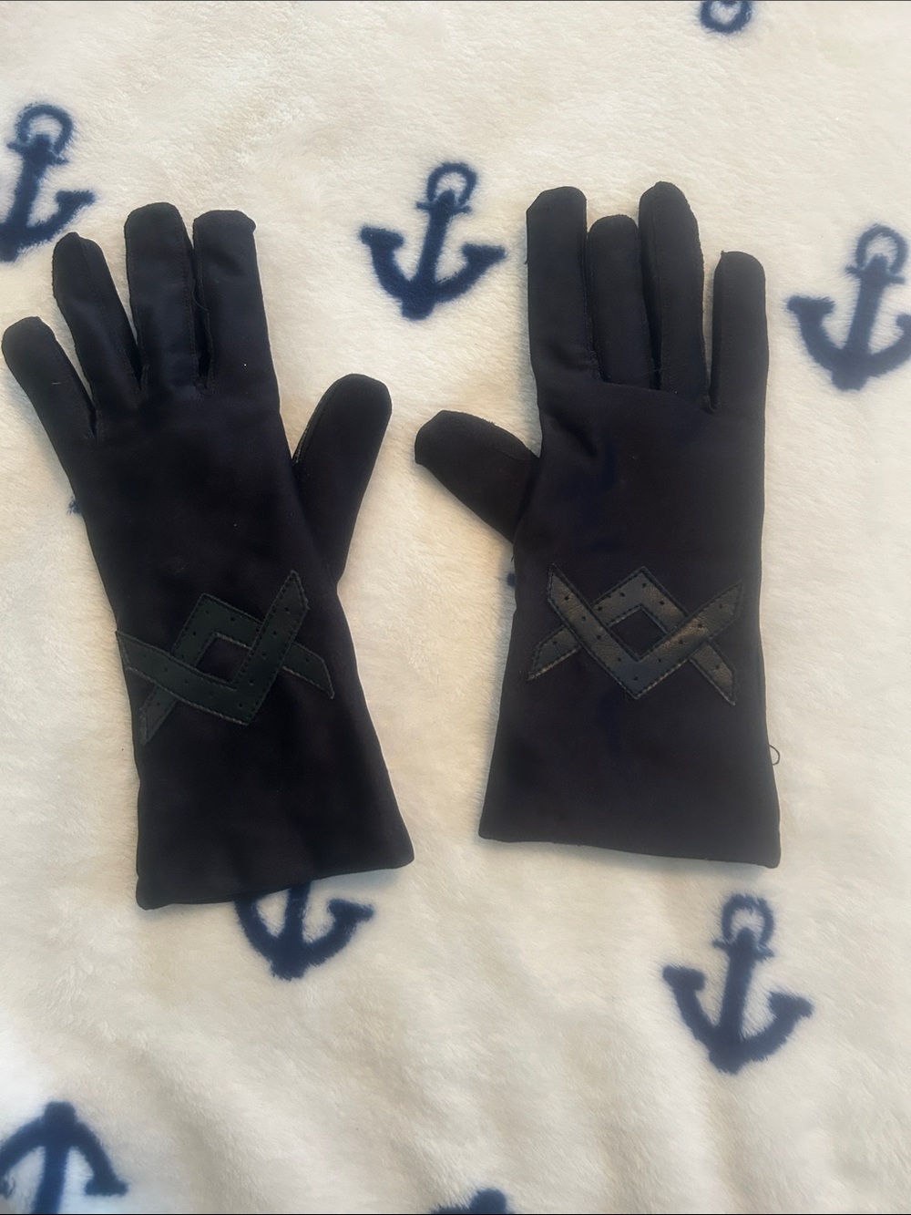 Black Women's Dress Gloves with Decorative Stitching